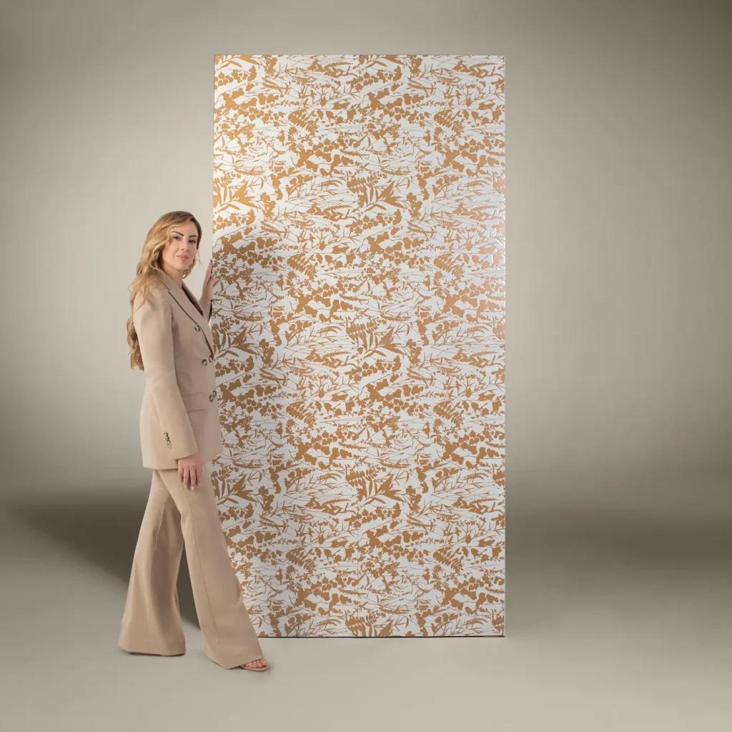 Amber Field White 01 61A3769